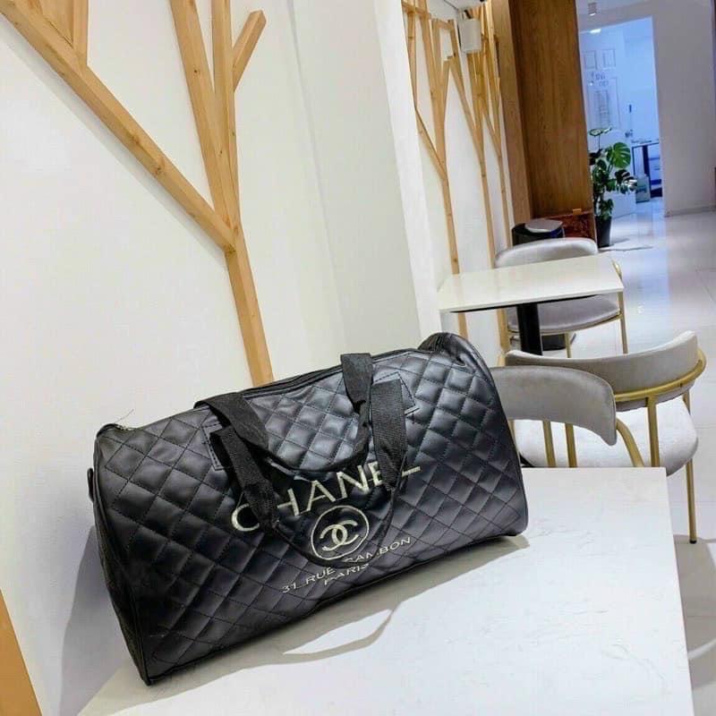 Túi Du Lịch Chữ Thêu Trần Ô Vuông