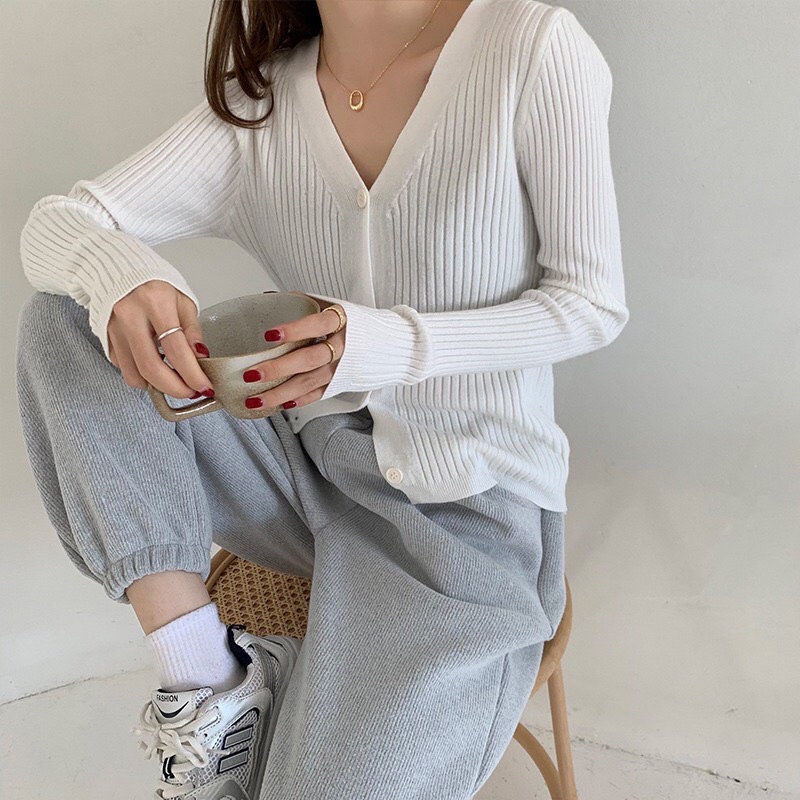 ÁO THUN TAY DÀI XINH ĐÍNH NÚT ẤM ÁP A27 | BigBuy360 - bigbuy360.vn