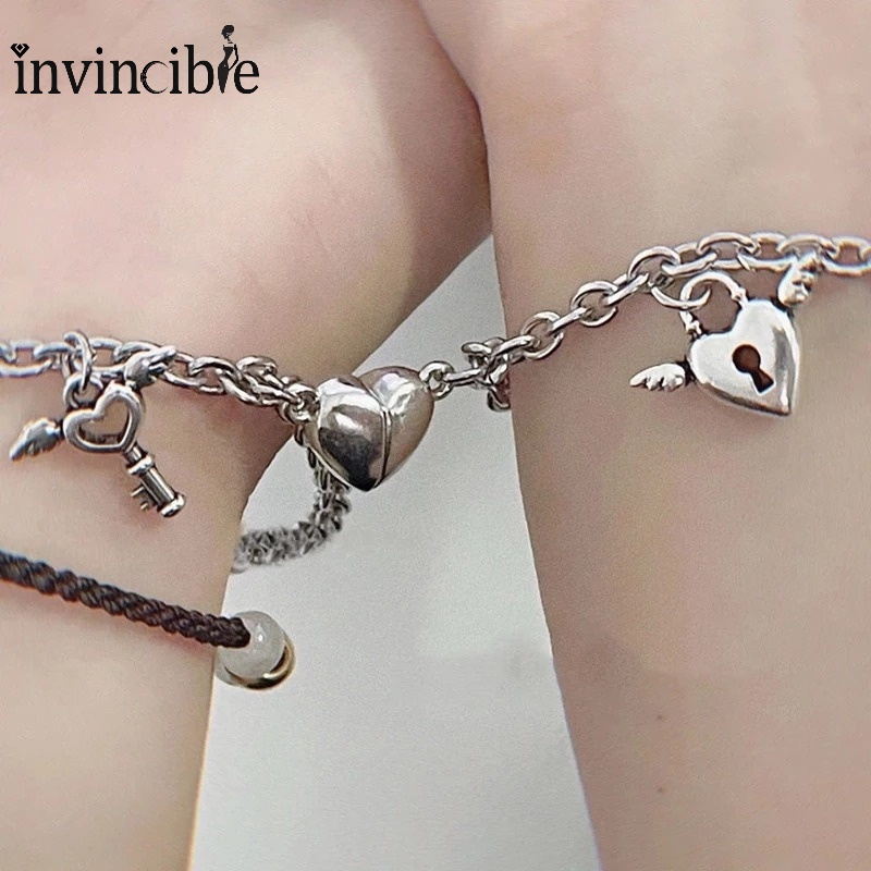 Set 2 Vòng Tay/Vòng Tay Thép Titan Phối Mặt Hình Trái Tim/ Cánh Thiên Thần Khóa Nam Châm Cho Cặp Đôi