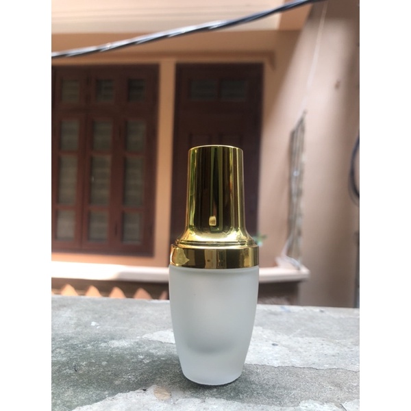 Chai xịt phun sương thuỷ tinh thân mờ, nắp vàng cao cấp (30ml)