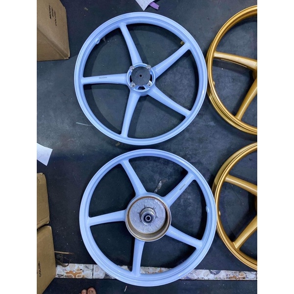 Mâm 5 cây sirius 1.4-1.6 có hàng 3 màu đen trắng đồng