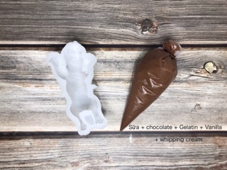 KHUÔN MOUSSE CÚN NẰM