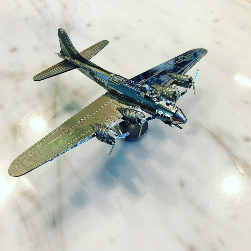 Mô Hình Lắp Ghép 3D Kim Loại Tự Ráp Máy Bay Ném Bom Hạng Nặng B-17 Flying Fortress - Chưa Lắp