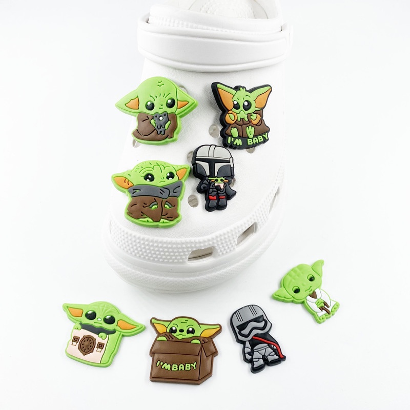 Khóa Cài Hình Giày Crocs Họa Tiết Hoạt Hình Star Wars Yoda Độc Đáo