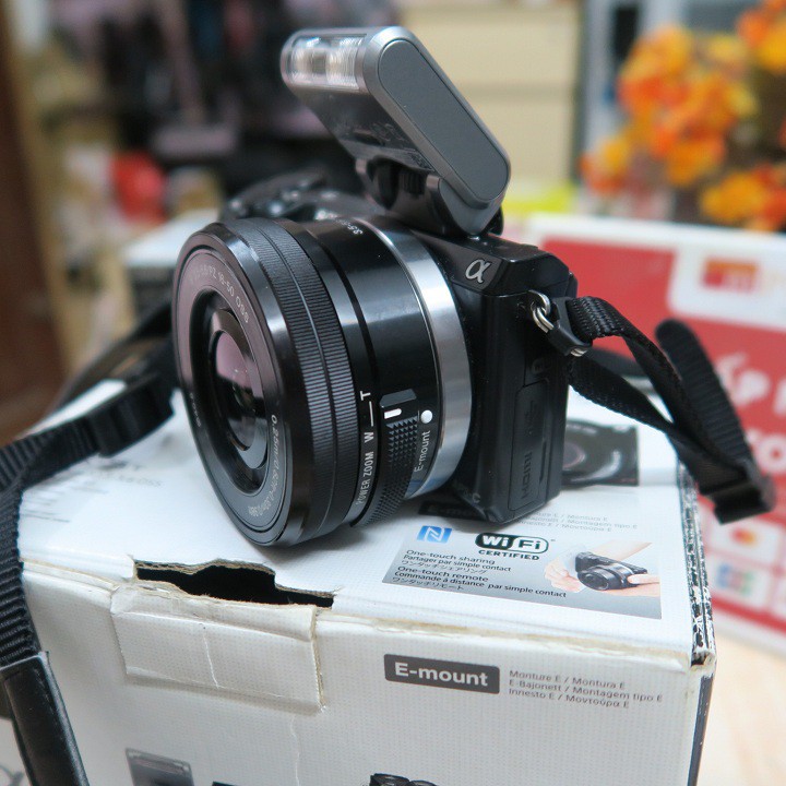 Máy ảnh Sony Nex 5T kèm ống kính 16-50 fullbox có wifi
