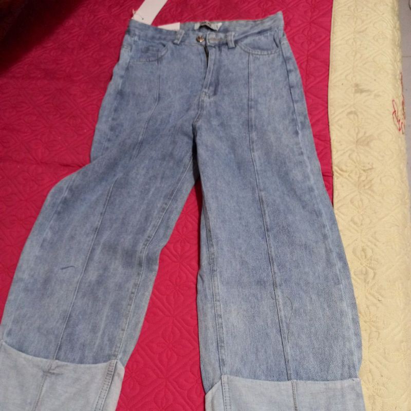 quần jeans ống suông