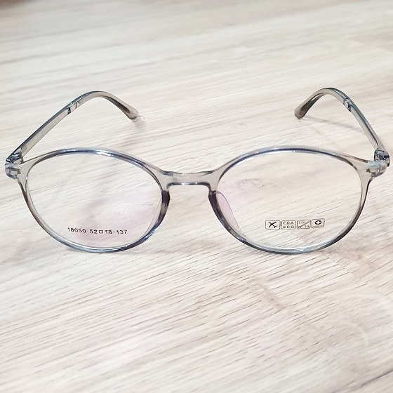 Mắt Kính Gọng Nhựa Chân Dẻo Tròng Mika Không Độ Form Tròn Kích Thước Ngang Tổng Thể 13cm Xinh Xắn Gồm 2 Màu Chọn Lựa