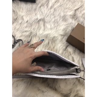 Túi đeo chéo nữ Micheal Kors