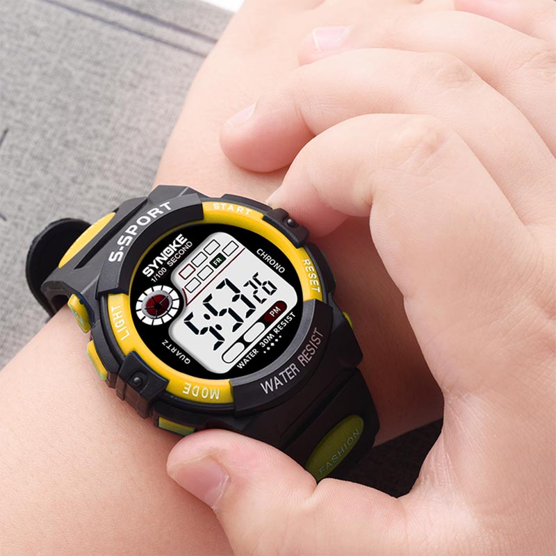 Đồng Hồ Thể Thao Trẻ Em Chống Nước S-Sport  chịu nước khi đi mưa hoặc rửa tay