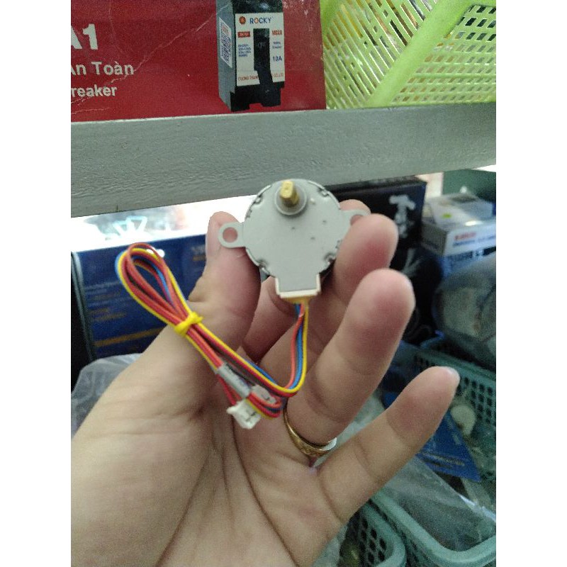 motor vẩy chân trung đảo gió điều hòa