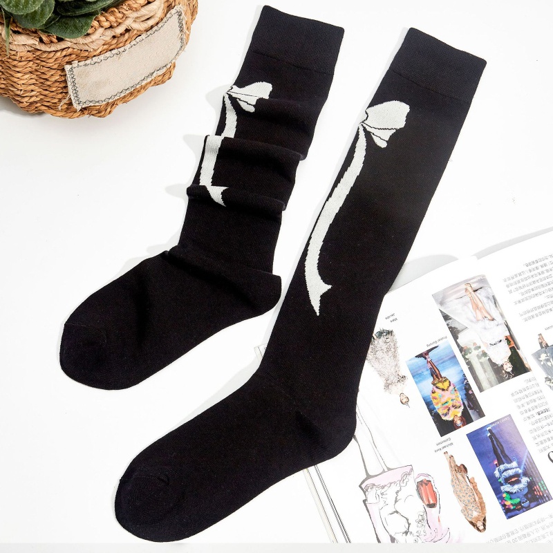 1 Đôi Tất Chân In Hình Trái Tim Phong Cách Harajuku