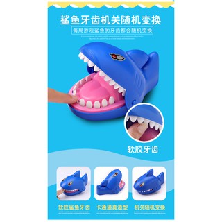Đồ Chơi Cá Mập Cắn Ngón Tay Phát Sáng