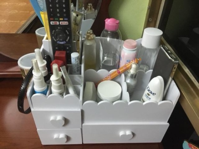 Kệ đựng mỹ phẩm lượn trắng siêu xinh 30cm