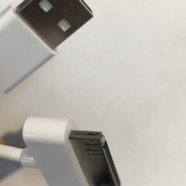 Dây cáp sạc IP4,4s tablet táo 2 chân dẹp to bản,dây dài 1m vào điện nhanh siêu bền