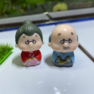 PHỤ KIỆN ÔNG BÀ ĐANG NGỒI RẤT ĐÁNG YÊU