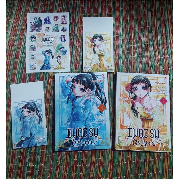 # HÀNG SƯU TẦM # COMBO DƯỢC SƯ TỰ SỰ TẬP 3 + 4 # KÈM QUÀ TẶNG ĐẶC BIỆT 2 STANDEE IVORY & 1 BẢNG STICKER SIÊU ĐẸP