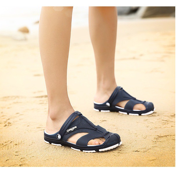 Dép đi mưa đế trống trơn trượt bít mũi