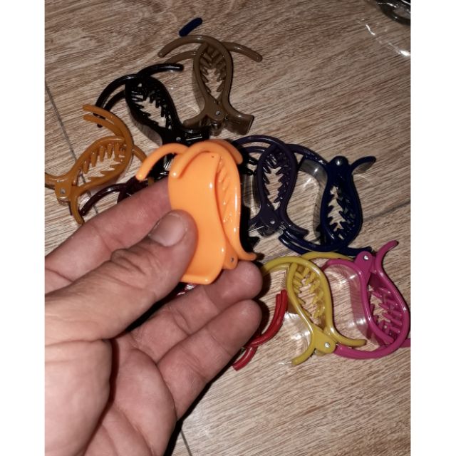 Set 6 cái cạp tóc bằng nhựa có 3 càng