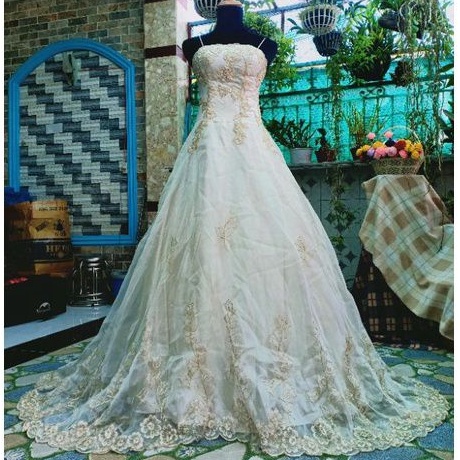 thanh lý đầm cưới voan thêu hoa