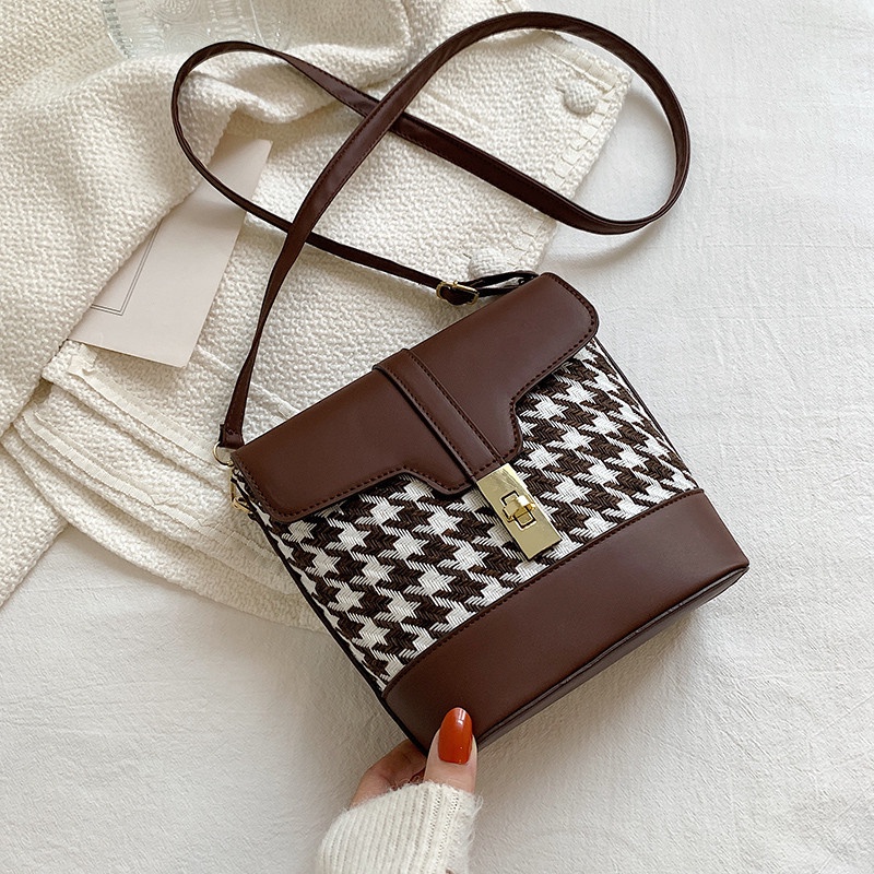 Túi đeo chéo vai thời trang phong cách Retro đơn giản 2021