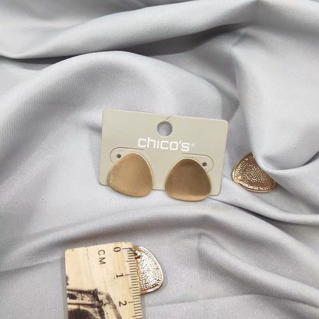 Bông tai vintage mạ vàng