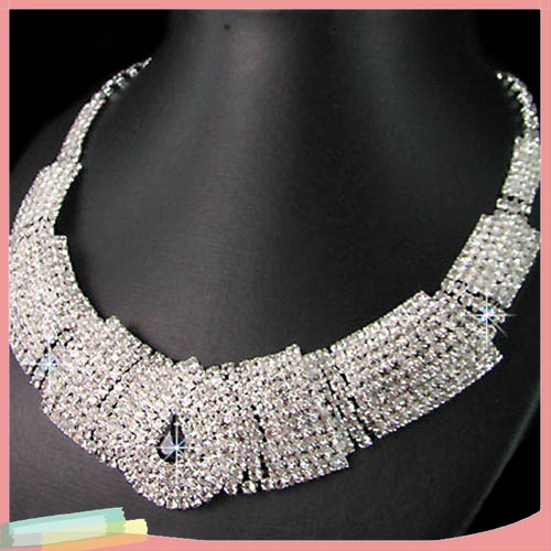 Bộ Vòng cổ + Đôi Khuyên Tai Đính Đá Thời Trang Dành Cho Nữ