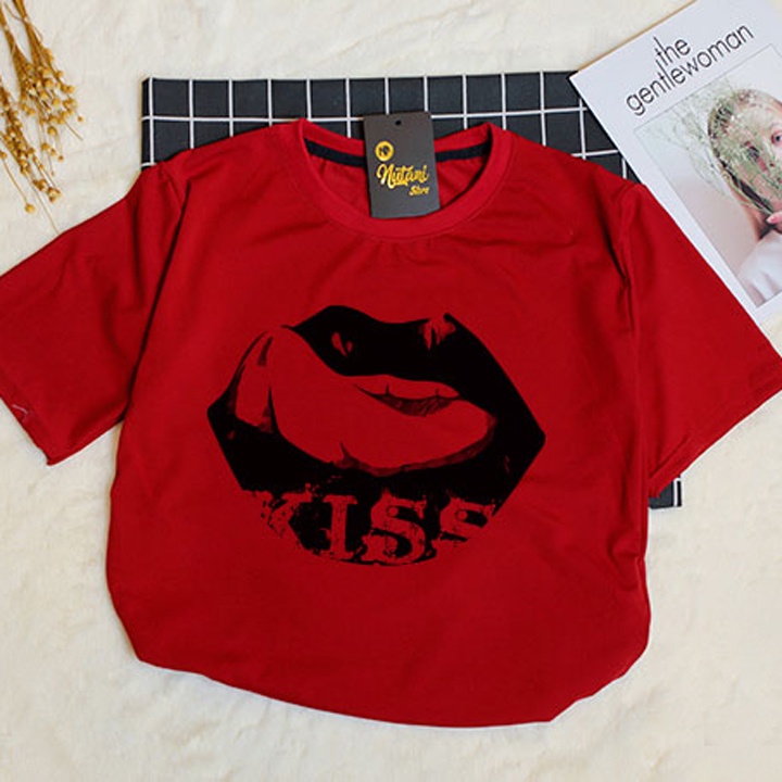 Áo Thun Nữ In Môi Đẹp Chữ KISS DLX