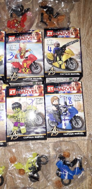Lắp ráp 1 hộp LegoAVengers Biệt đội Xe mô tô MarVel 0854 có nhiều chi tiết bằng nhựa ABS
