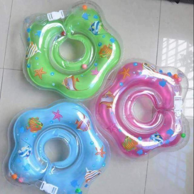 Phao tắm đở cổ cho bé