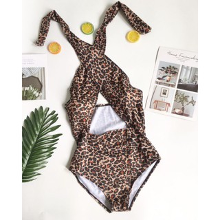 Bikini xẻ ngực da beo