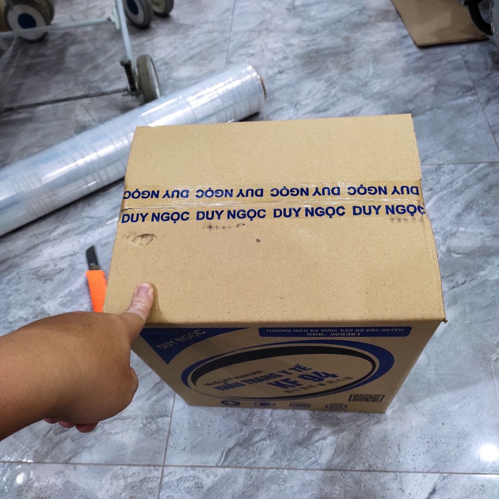 Khẩu trang y tế kf94 hãng Duy Ngọc thùng 300 chiếc dày 4 lớp