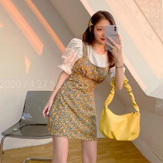 Bộ trang phục ho mảnh áo tay phồng + đầm yếm hoa thời trang mùa hè Hàn Quốc cho nữ