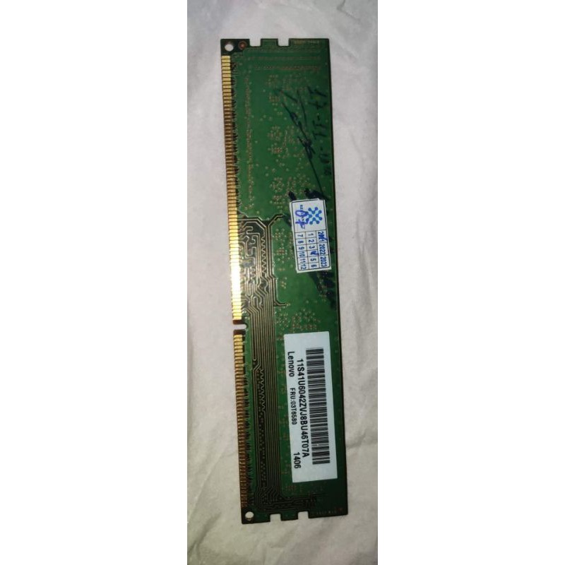 Ram 2GB DDR3 BUS 1600 còn bảo hành.