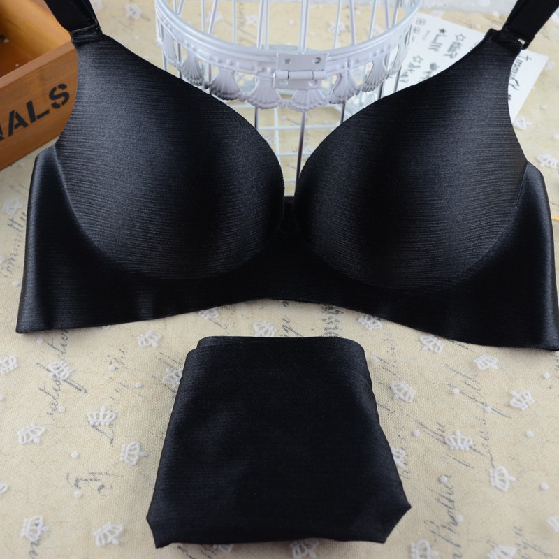 Bộ đồ lót áo nâng ngực kèm quần lót vải đúc | BigBuy360 - bigbuy360.vn