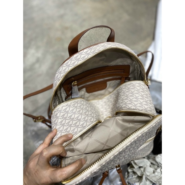 -Balo form vuông  MiK Rhea backpack--kem chữ nâu sang trọng