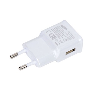 dây sạc iphone và củ sạc samsung