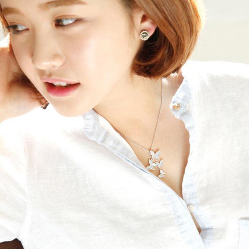 Vòng cổ Mặt Hình Bướm Bốn Cánh Đính Kim Cương Toàn Diện