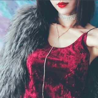 Vòng cổ đá sexy bản to