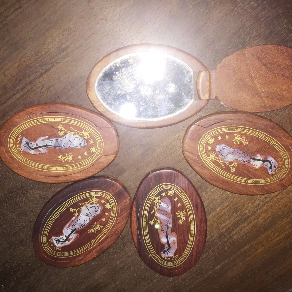 Gương trang điểm bằng gỗ mini chất lượng cao
