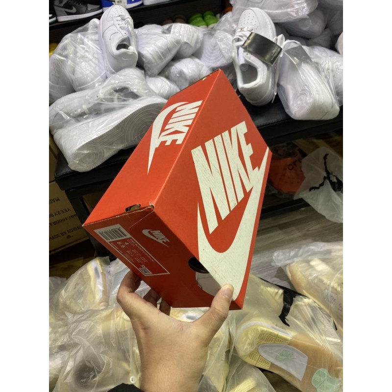 [ Tặng giày miễn phí ] Mua hộp nike tặng giày hoa cúc xanh, hoa cúc hồng