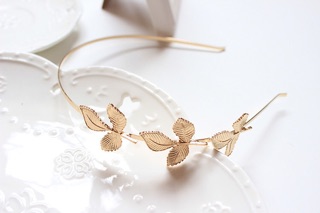 Cài tóc chiếc lá màu vàng cổ điển