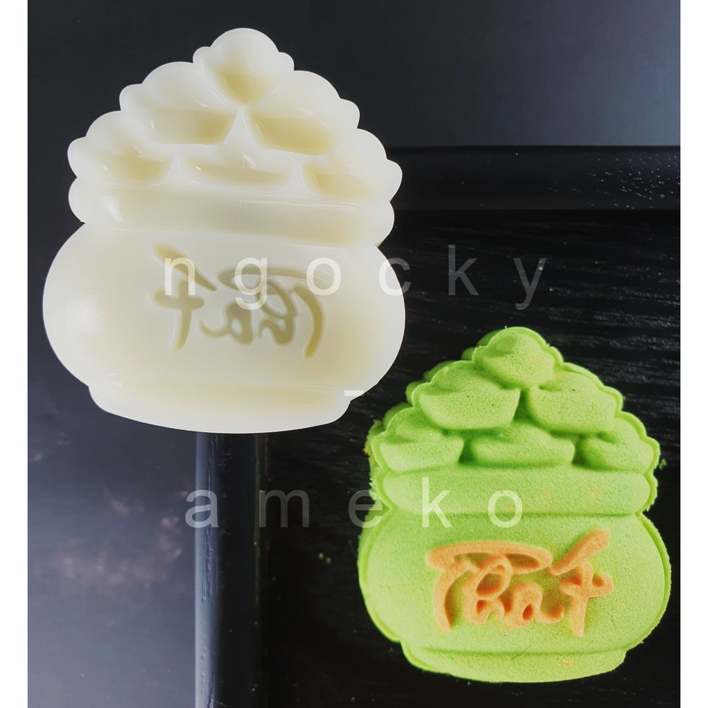 NQ00834 - KHUÔN LÒ XO BÁNH TRUNG THU / BÁNH DỨA  HÌNH HỦ VÀNG 50G