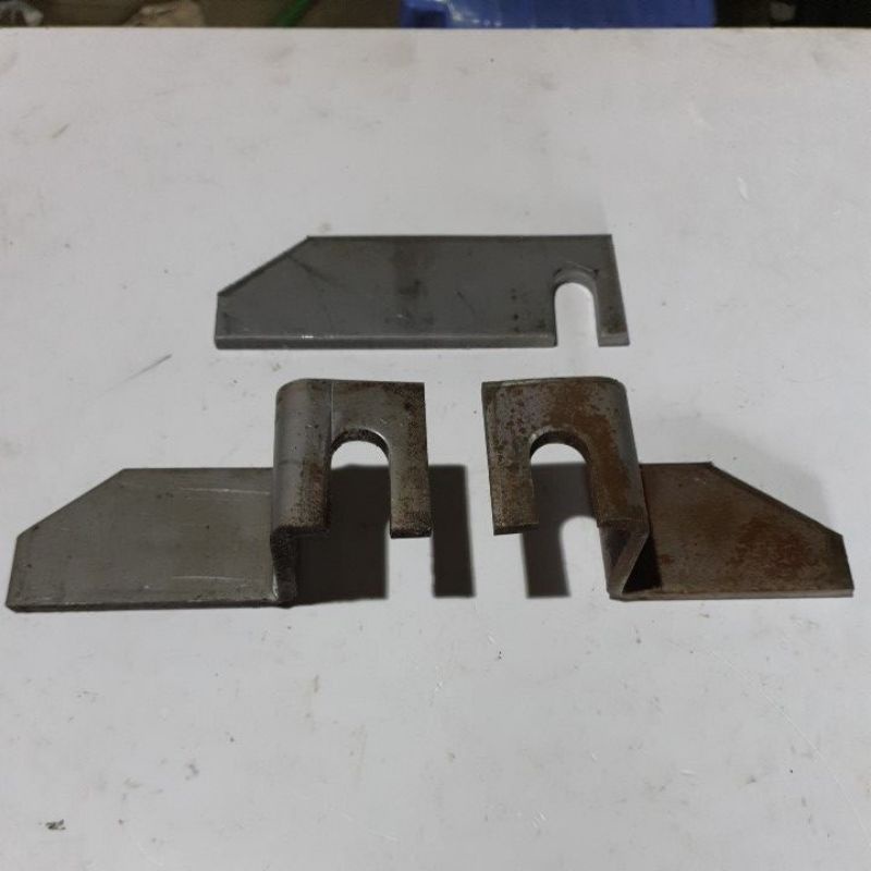 TAI KHÓA THÙNG XE Ô TÔ TẢI