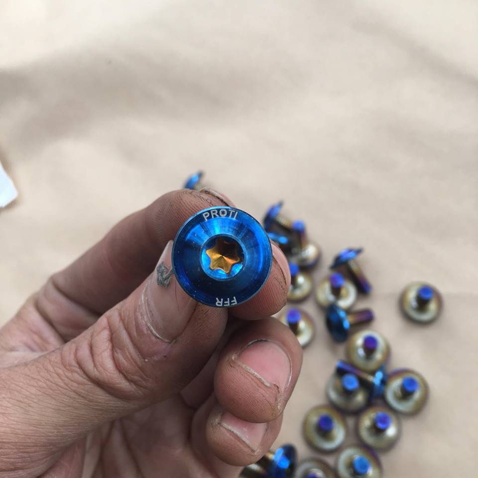 Ốc bắt yếm proti inox kiểu thái ren 6 li