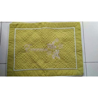 Vỏ gối satin thêu hoa