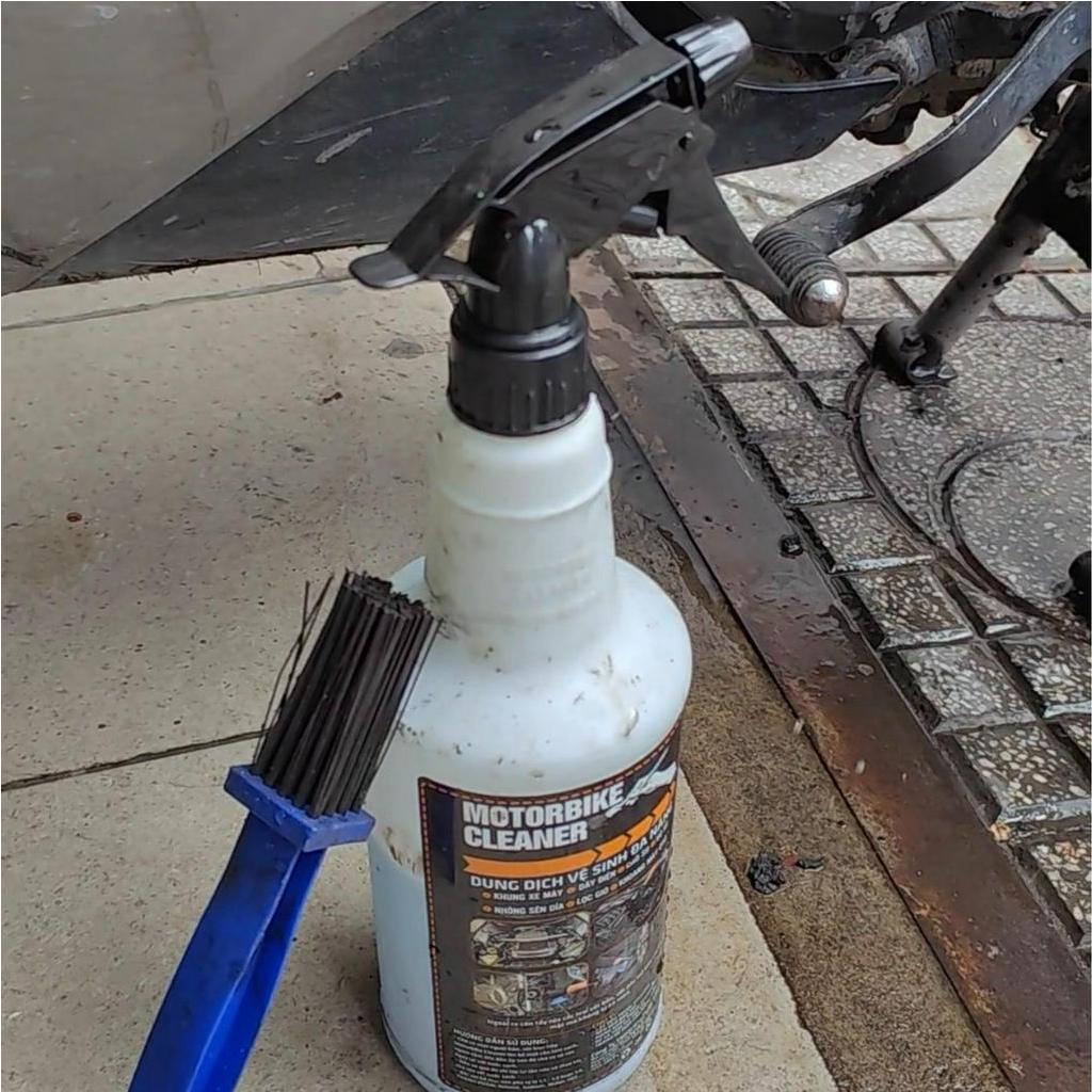 Dung Dịch Tẩy Đa Năng Motorbike Cleaner 850ml Và Bàn Chải Sên 3D Kèm Quà