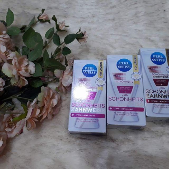 Kem đánh răng làm trắng Perl weiss