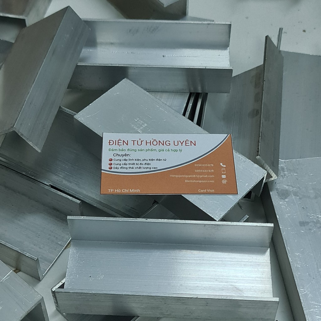 Nhôm hộp làm máy 2 vế e chung . Nhôm giải nhiệt bắt 14 D718. Nhôm U dày 2,5 Li giải nhiệt nhanh