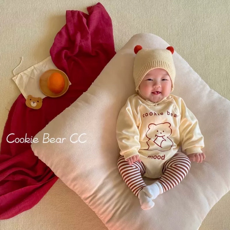 Body dài tay kèm quần tất cho bé