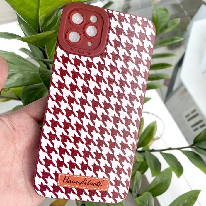 Ốp lưng iphone cạnh vuông lỗ camera - Mẫu Caro dễ thương